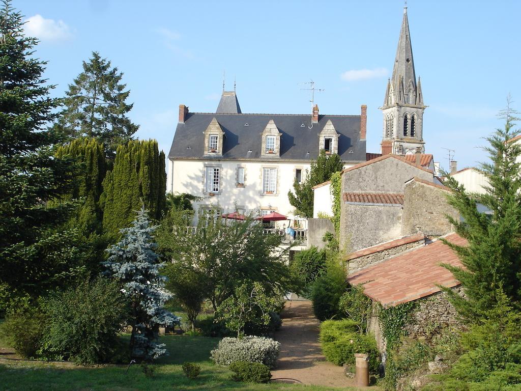 Le Petit Chateau - Tiffauges Proche Puy Dufou Екстер'єр фото